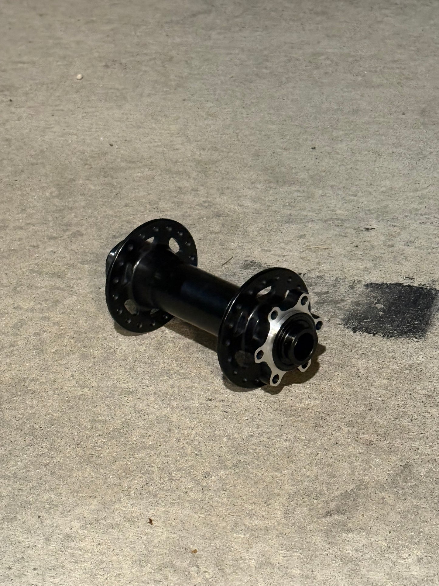 CMX Custom spaced 15x150mm thru axle hub